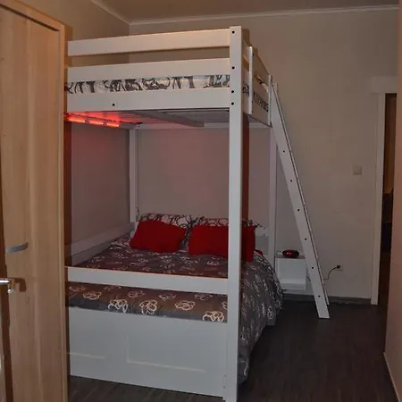 Sariks Place Apartment *